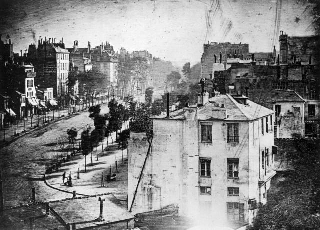 Boulevard du Temple, Párizs - Daguerotípus, Louis Daguerre felvétele.