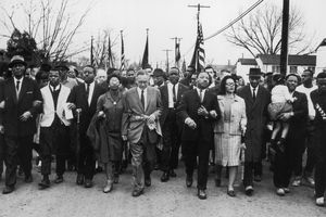 Martin Luther King polgári lakossággal vonzza a polgári jogokat.