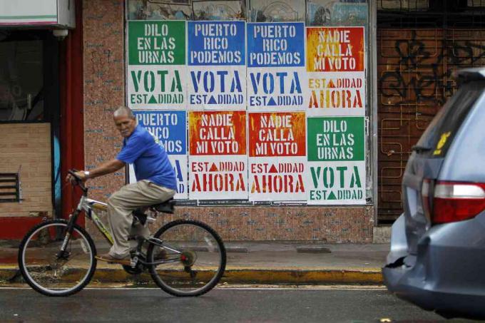 Puerto Rico államállamiságát támogató plakátok