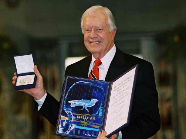 Jimmy Carter elfogadja a Nobel-békedíjat, 2002