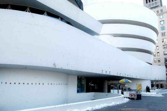 A Guggenheim Múzeum: Frank Lloyd Wright The Solomon R. Frank Lloyd Wright Guggenheim Múzeuma 1959. október 21-én nyílt meg