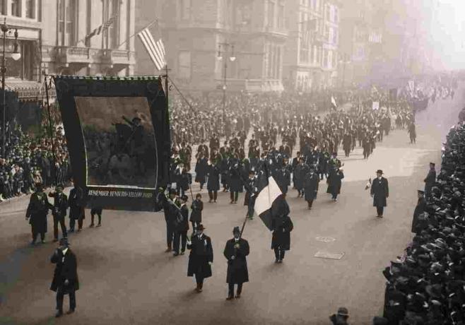 Fénykép az 1919-es Szent Patrik-napi felvonulásról