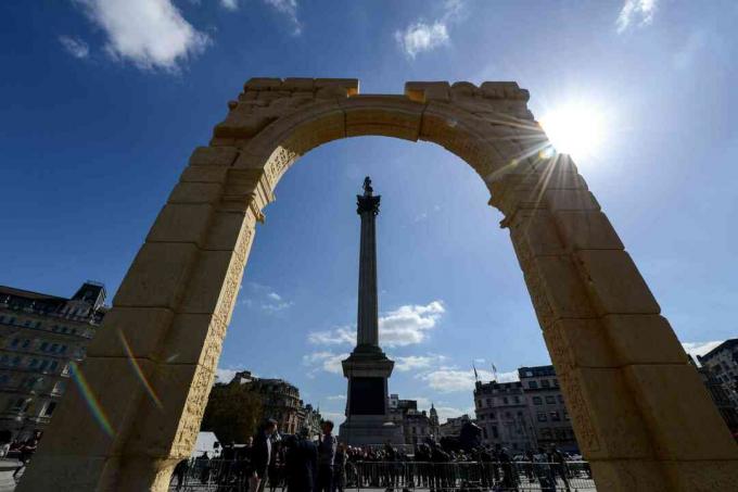 A palmyrai diadalív archívuma, amelyet az ISIL ellenére 2016-ban készítettek Londonban