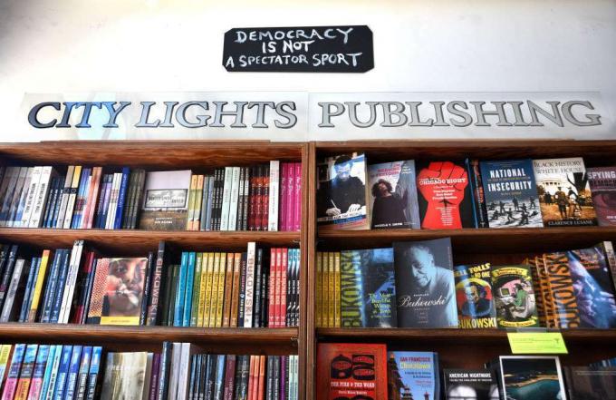 City Lights könyvesbolt San Franciscóban