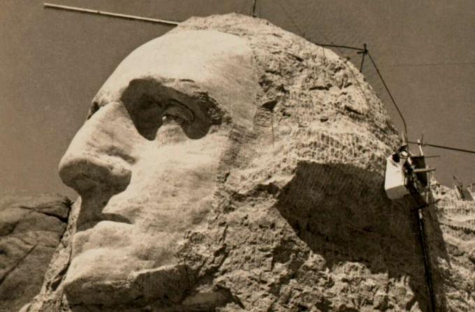 Washington arca építés alatt a Mt. Rushmore