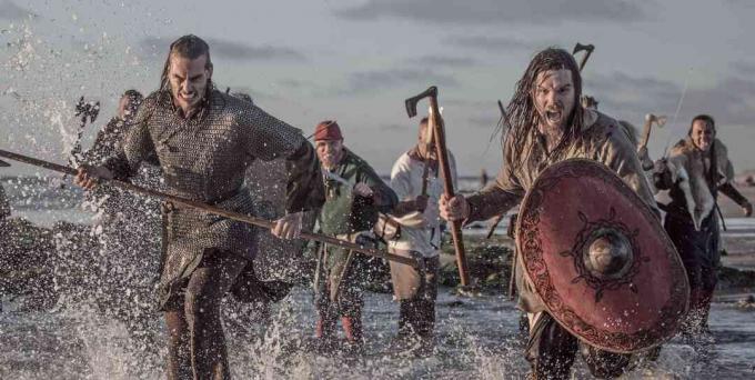 A fegyver tárolója, amely viking harcosokat harcol a csatatéren a tengerben