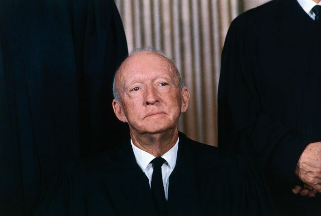 Legfelsőbb Bíróság bírója, Huge L. Fekete.