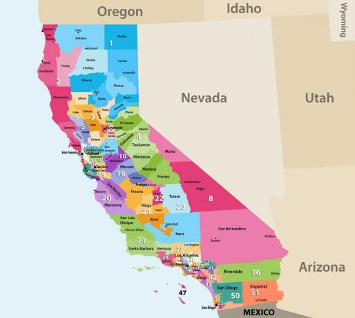 Kalifornia 53 amerikai kongresszusi kerületének térképe.